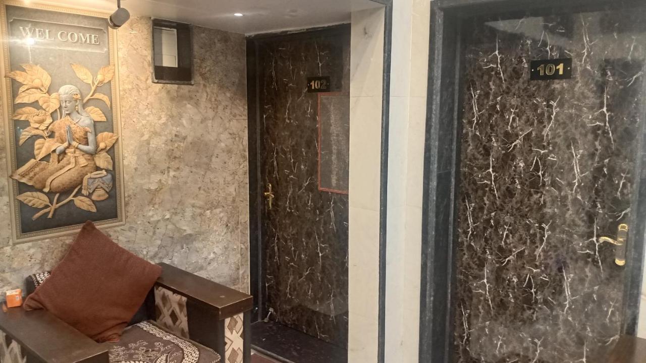 Kashi Dham Home Stay Varanasi Exteriör bild