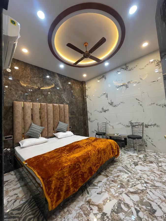 Kashi Dham Home Stay Varanasi Exteriör bild