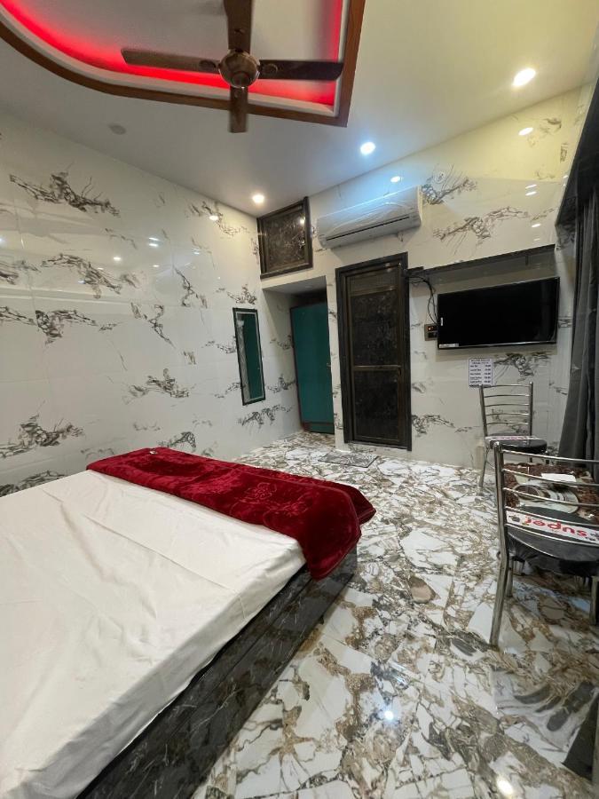Kashi Dham Home Stay Varanasi Exteriör bild